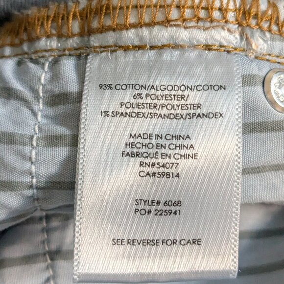 CAbi Straight Button-Fly Jeans Women's 8 Distressed Blue Dark Wash Denim #6068 - Picture 12 of 15